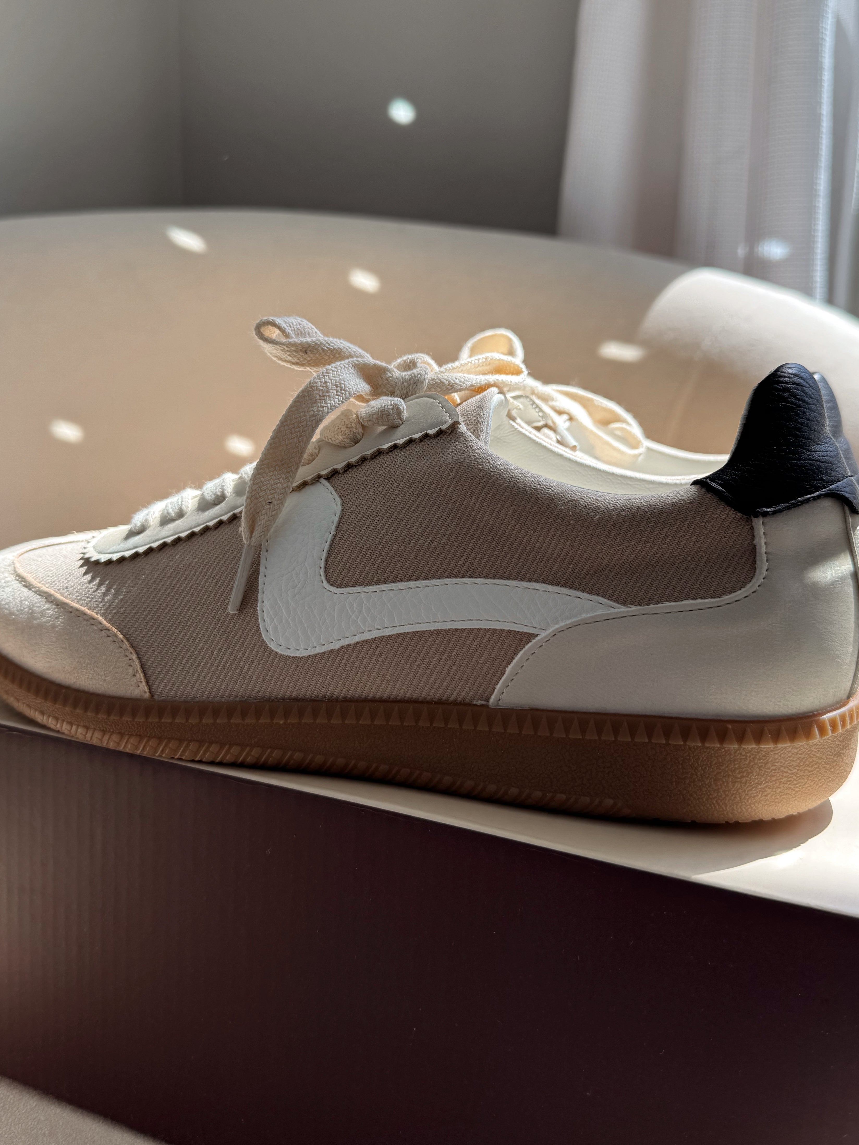 The Kyla Classic Low Top Sneakers Almond 6.5
