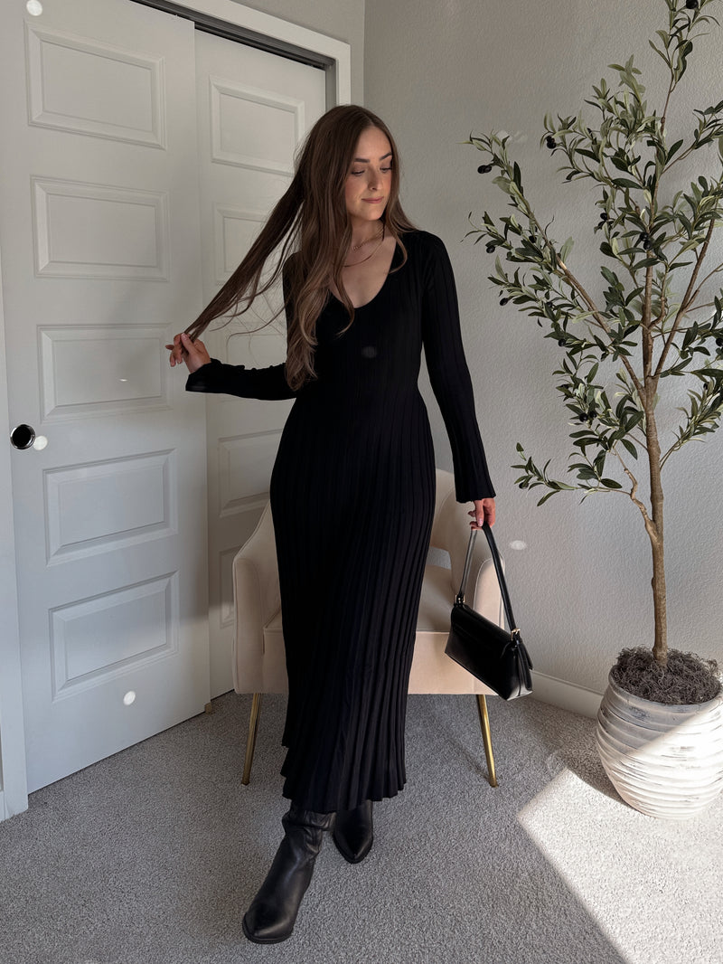 Valerie Ribbed Knit Long Sleeve Maxi Dress (Black) Large Valerie Ribbed Knit Long Sleeve Maxi Dress (Black) Large