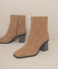 Vera Square Toe Ankle Boot (Brown)