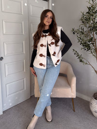 Winterscape Oversized Toggle Sherpa Vest (Cream)