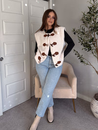 Winterscape Oversized Toggle Sherpa Vest (Cream)