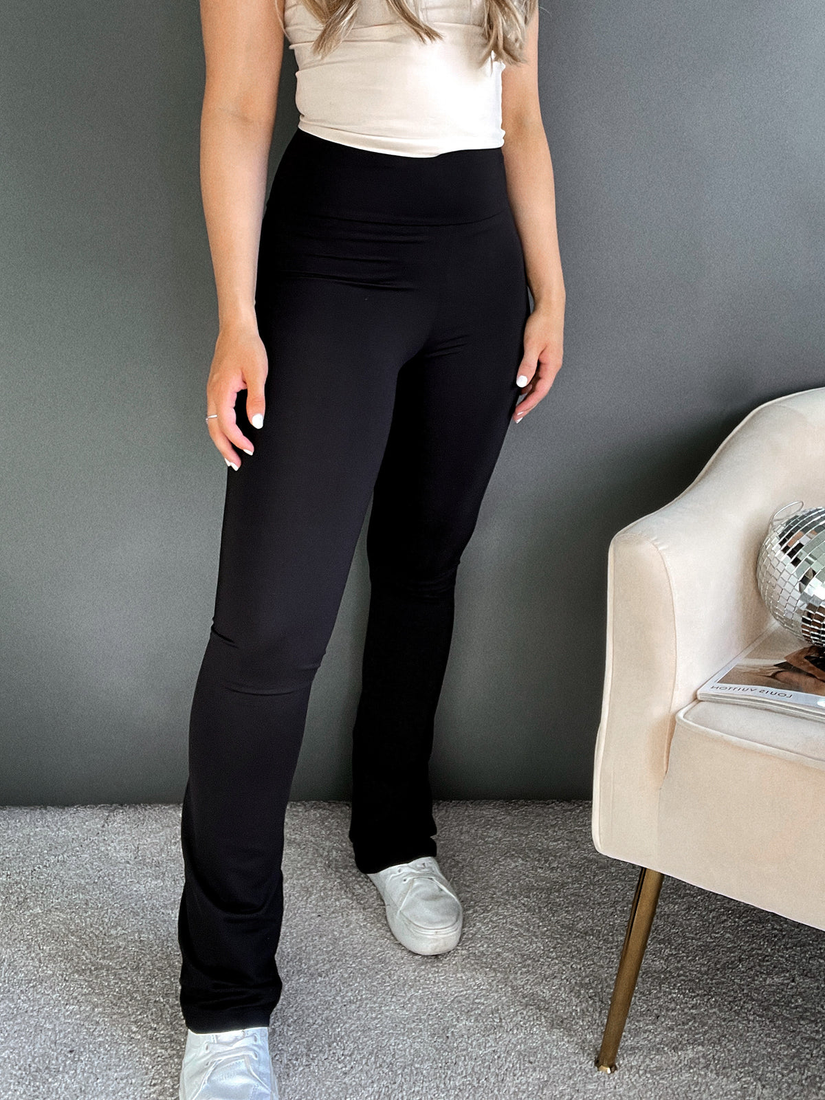 Blake Seamless High-waisted Flare Leggings (Black) – La Belle Boutique