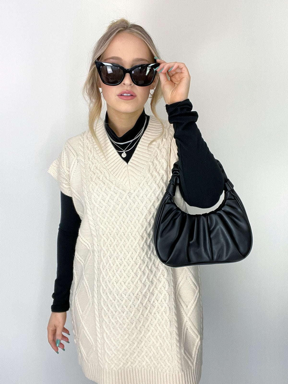 doe niet jogger woordenboek Brielle Oversized Cable Knit Sweater Vest Dress (Cream) – La Belle Boutique